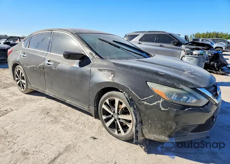 2018 Nissan Altima 2.5 Sr z USA, uszkodzony, nr VIN 1N4AL3AP4JC137599
